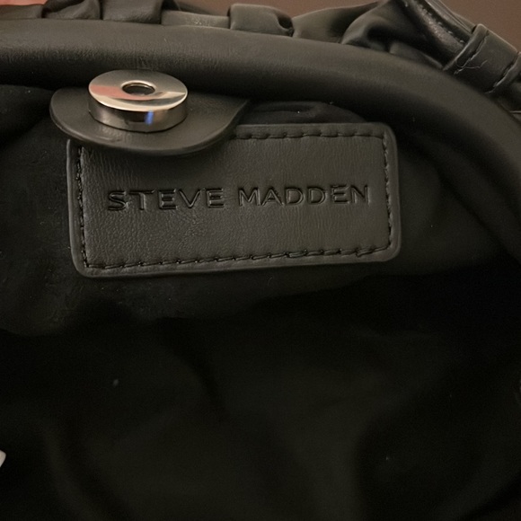 Steve Madden - Picture 3 of 7